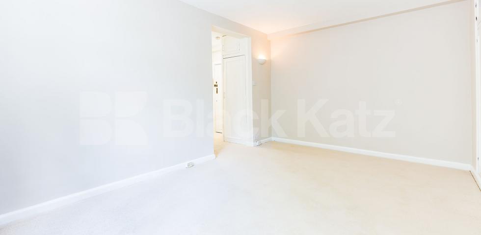 Stunning studio private mansion block mins to tube and regents park Langford Place, St Johns Wood